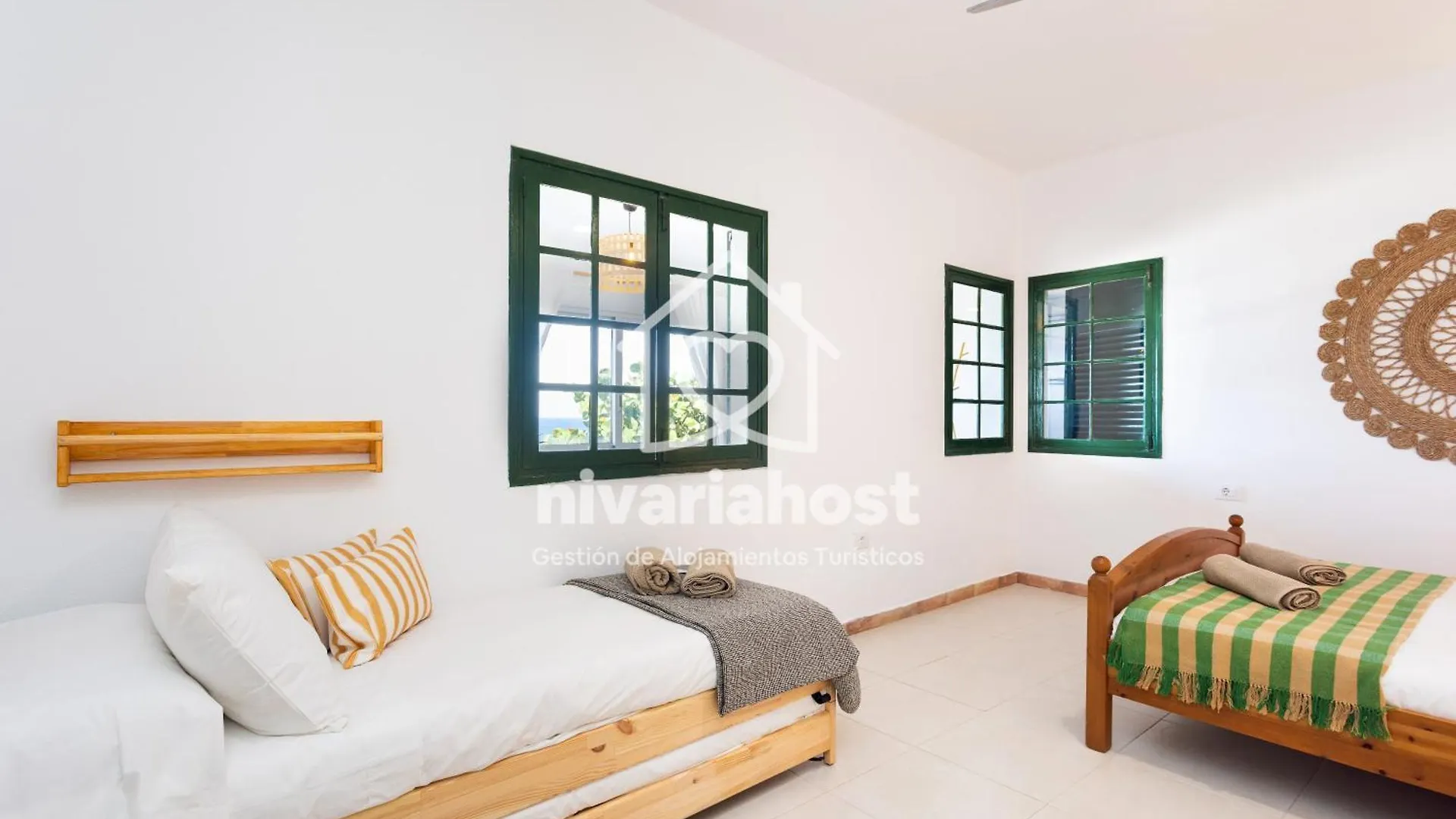 Сasa de vacaciones Ocean House El Pris, By Nivariahost