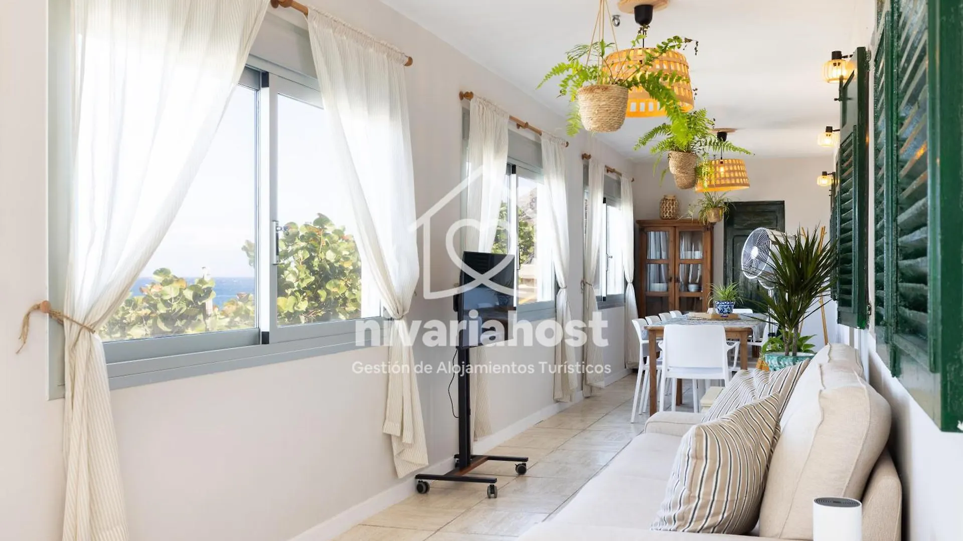 Сasa de vacaciones Ocean House El Pris, By Nivariahost